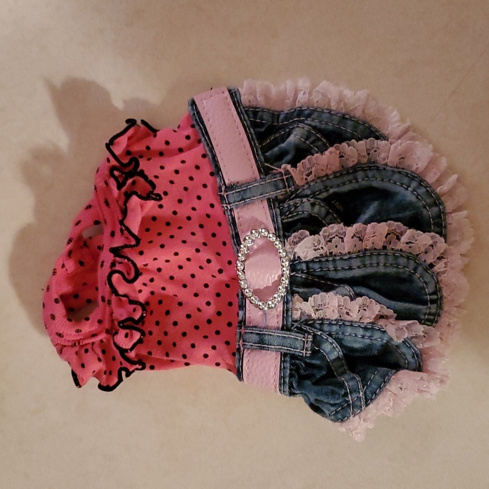 Adorable Pampet one shoulder denim skirt dress w/ belt.  Size 0.